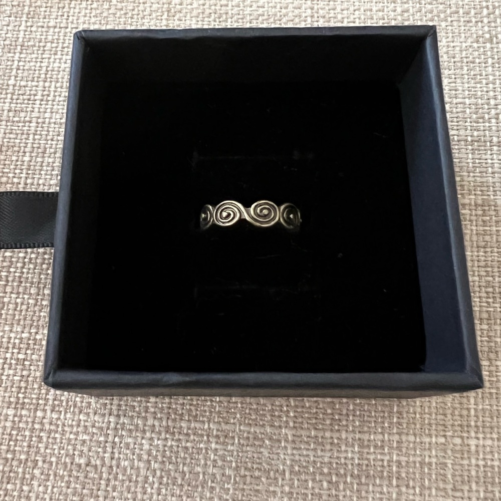 Swirl Bronze Colored Top of the Finger Ring